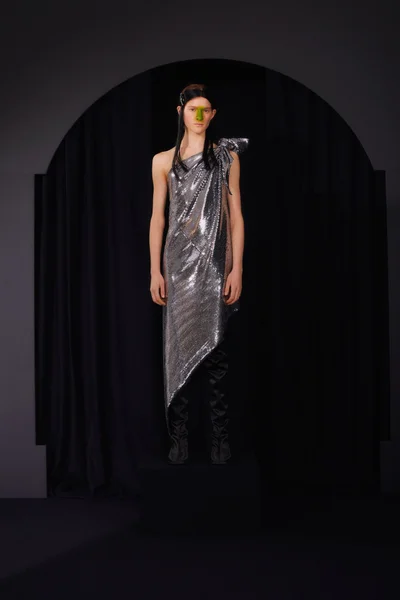 Look 14